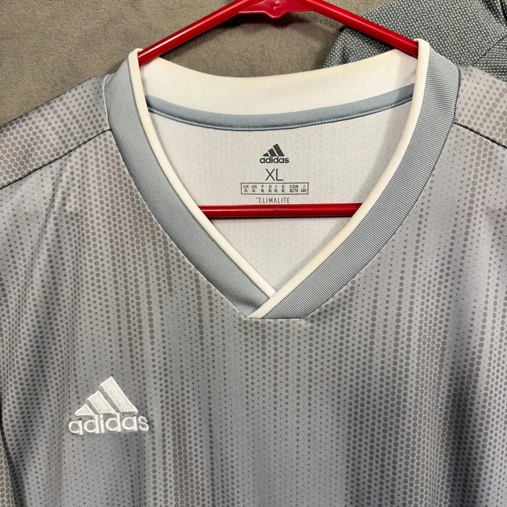 Adidas‎ Under Armour Shirts Men XL Grey Athletic Performance Bundle Excellent x2